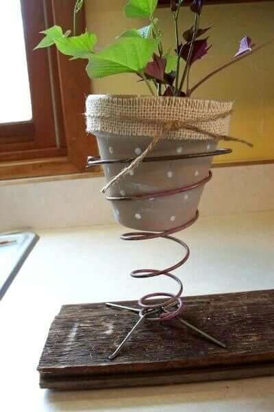 mattress plant holder